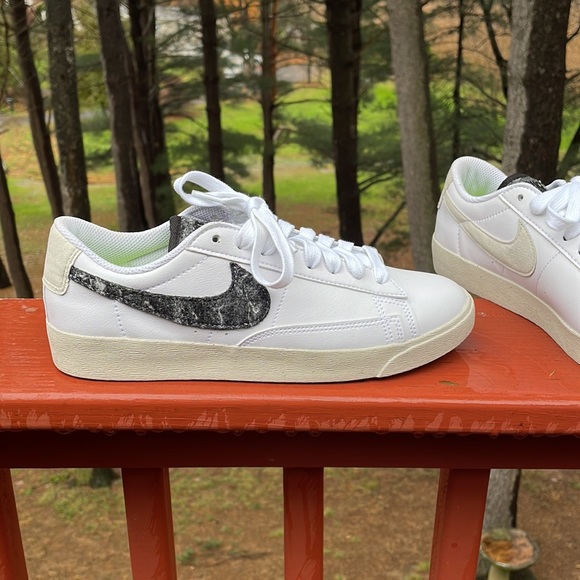 Nike blazer low. Brand new with box - Picture 2 of 6